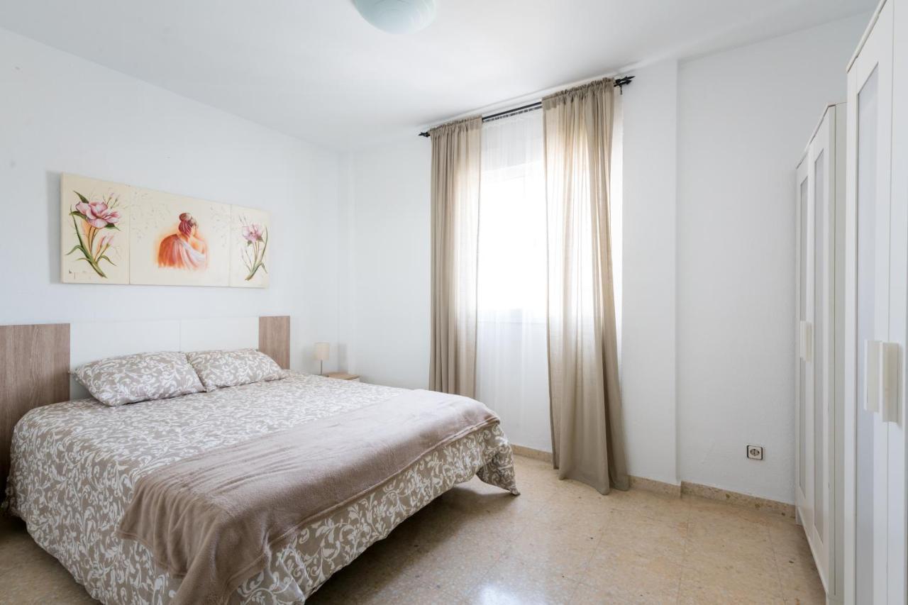 Piso 3 Dormitorios Hl Gines A 10" De Sevilla, A 20" Del Aeropuerto De Sevilla מראה חיצוני תמונה